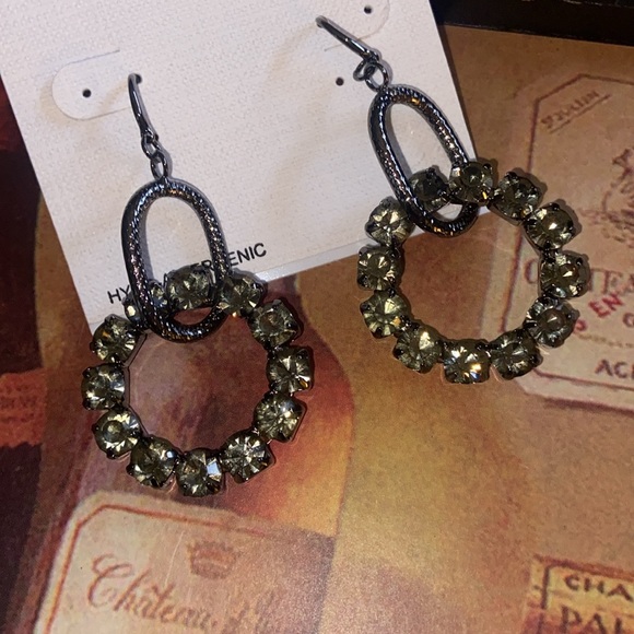 Dangle earrings dark silver/graphite color NWT - Picture 2 of 12